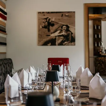 ヴィラ Schwarzkobel Privatlodge *