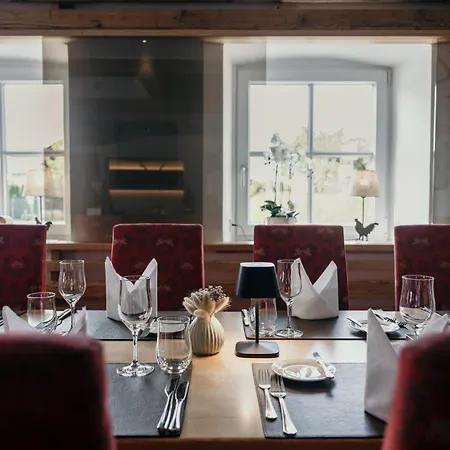 Schwarzkobel Privatlodge Вилла Windorf (Passau)